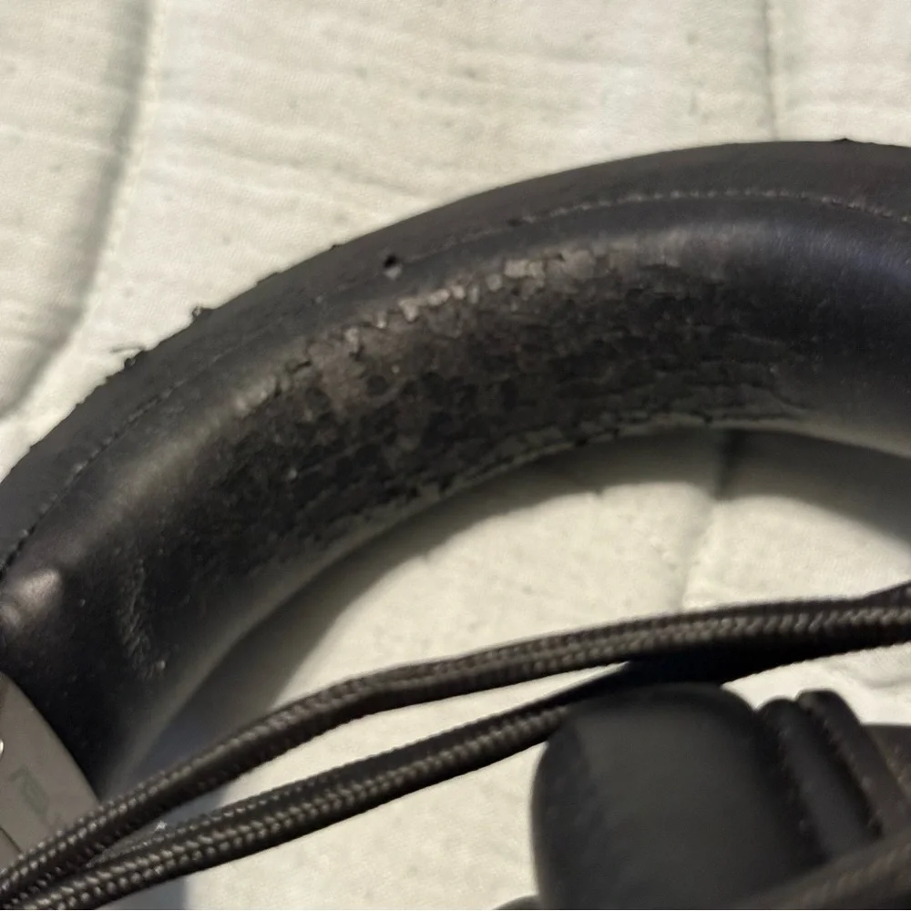 ASUS headset sleek