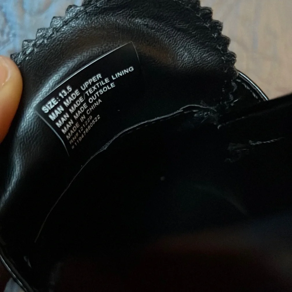 NWOT Vince‎ Camuto Dakota Loafer - Kids'