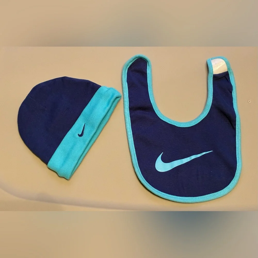 Nike little months