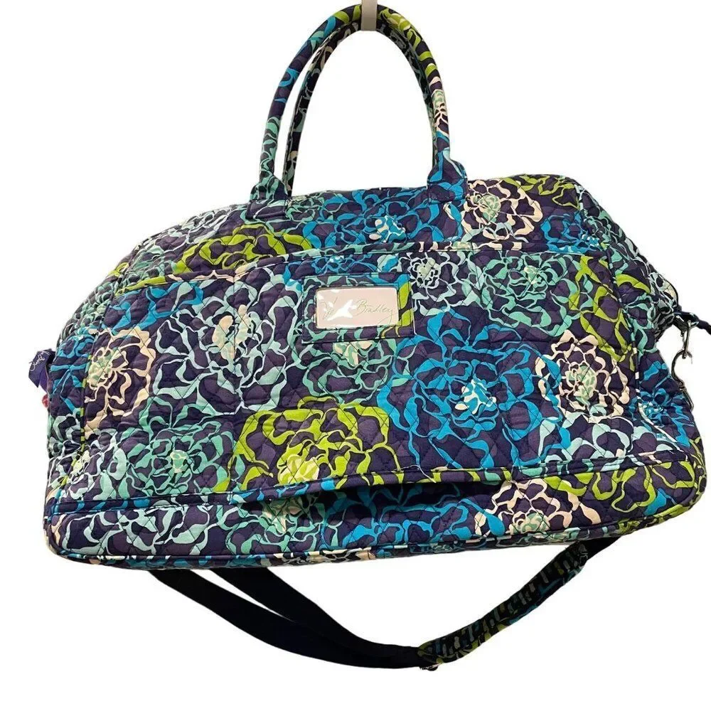Vera Bradley stylish spacious