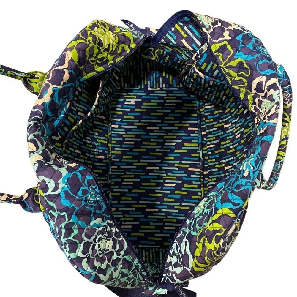 Vera Bradley stylish spacious