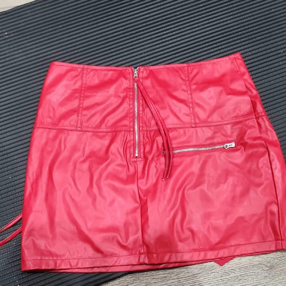N/A stylish red