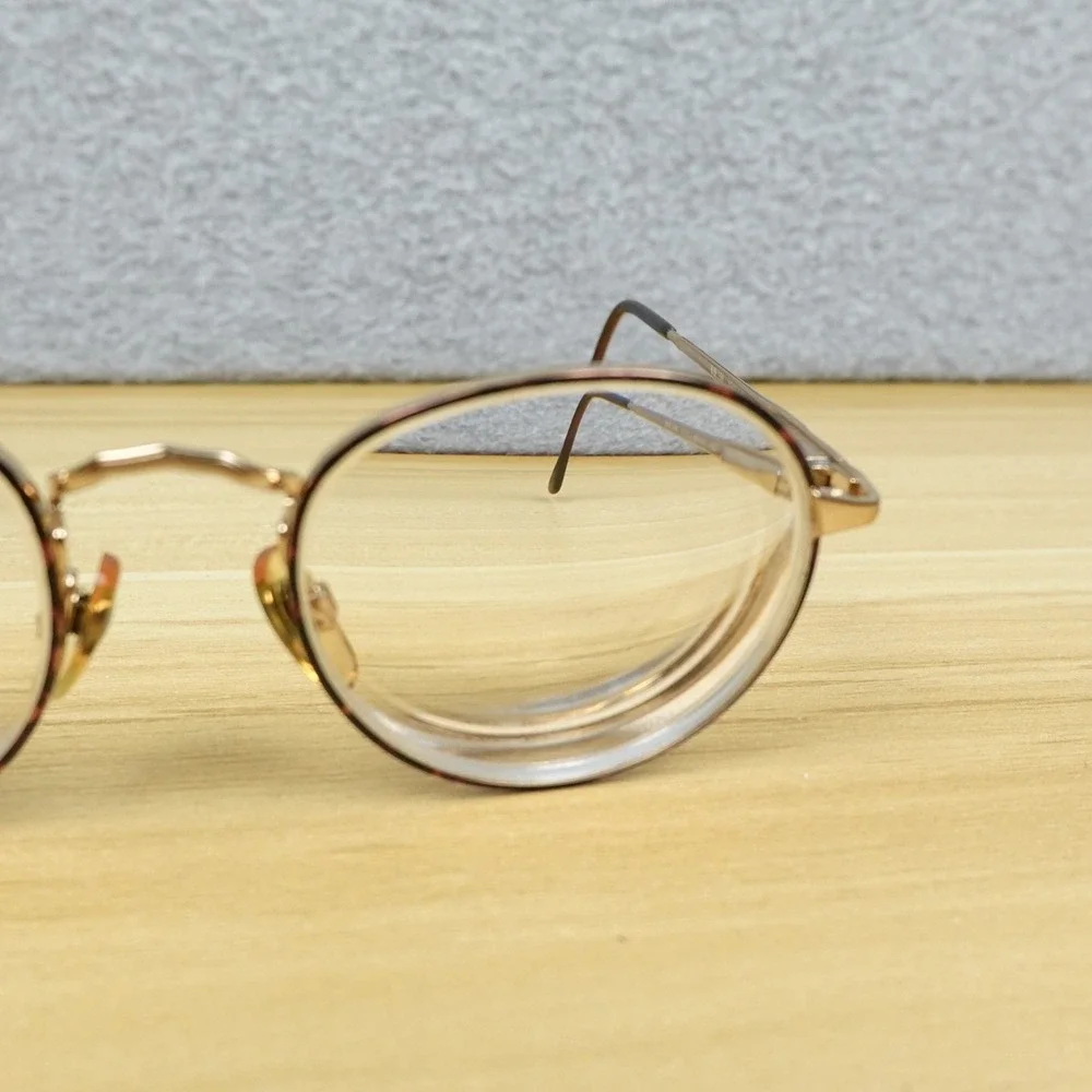 Brooks Brothers question contact reference