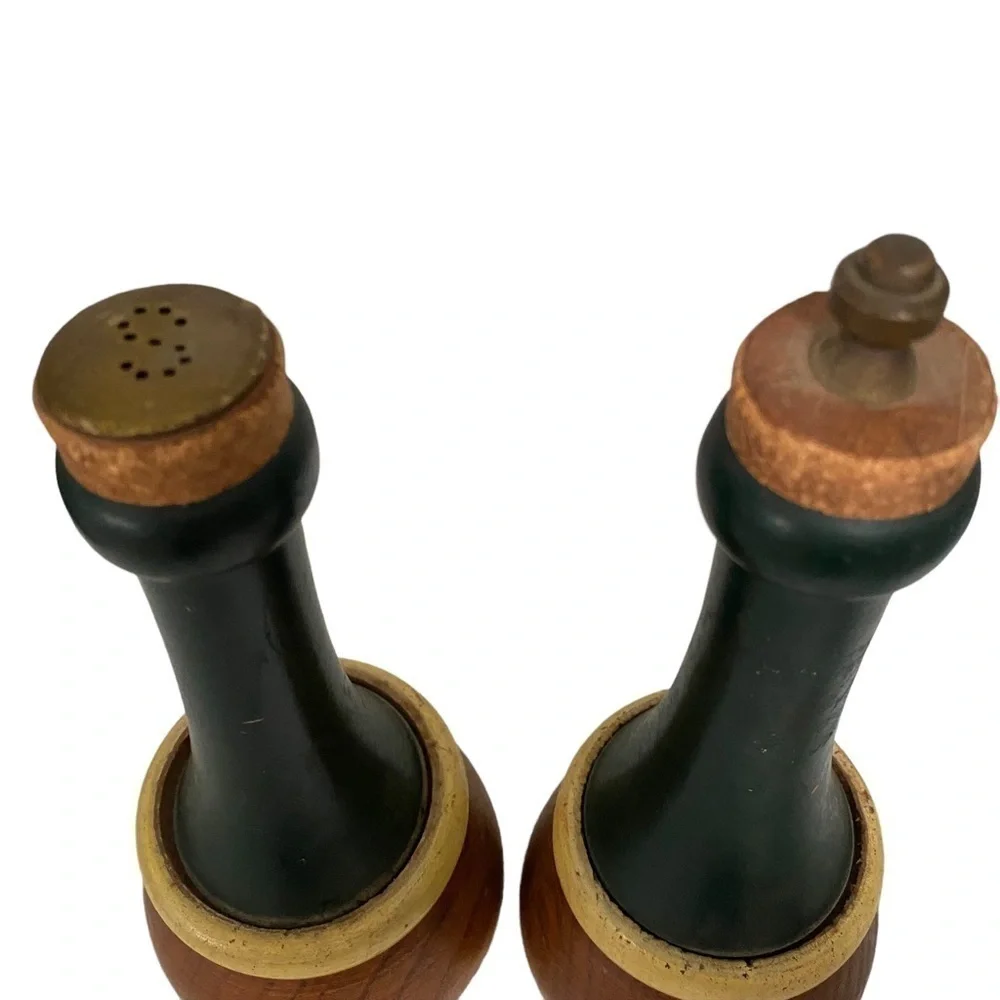 Vintage salt pepper
