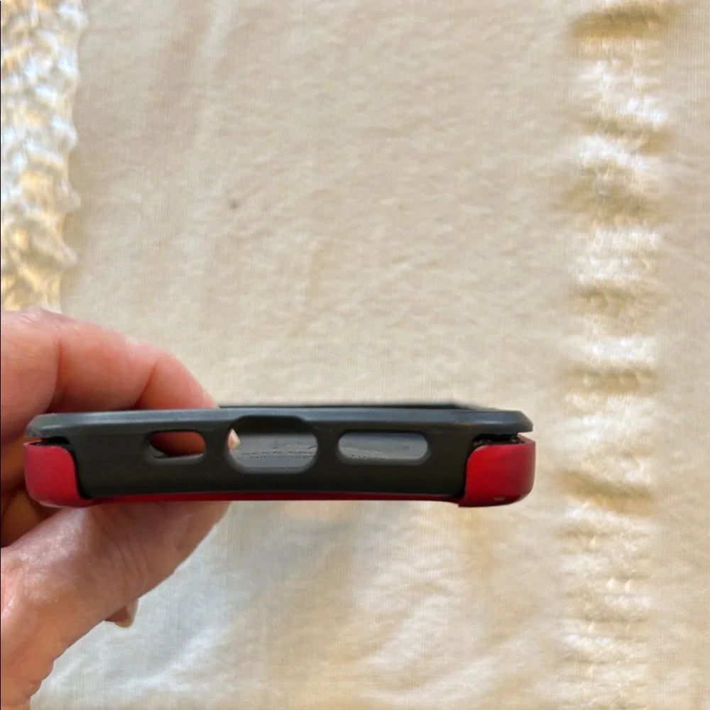 OtterBox sleek case