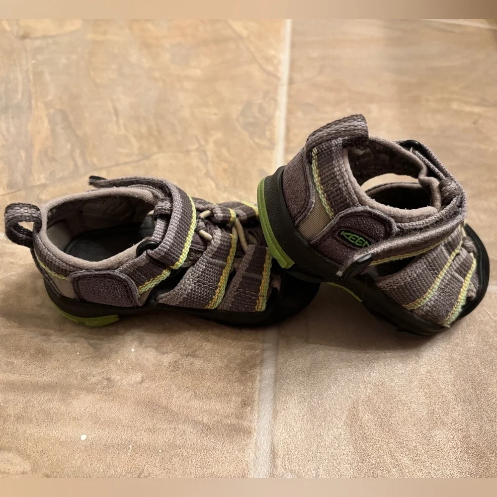 Keen Baby Sz 4 Newport H2 Sport Sandals. ExcltUC! Velcro intact! 15%offw2+bndle