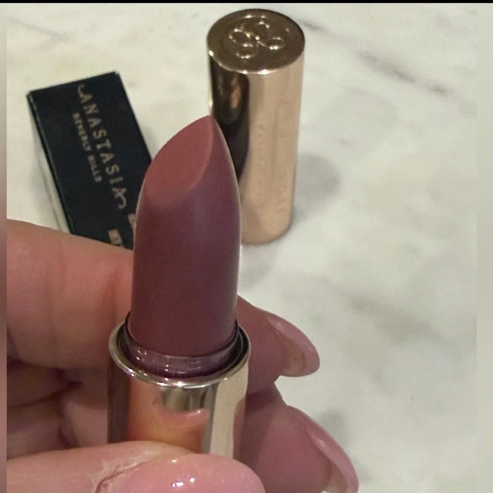 Anastasia rose matte