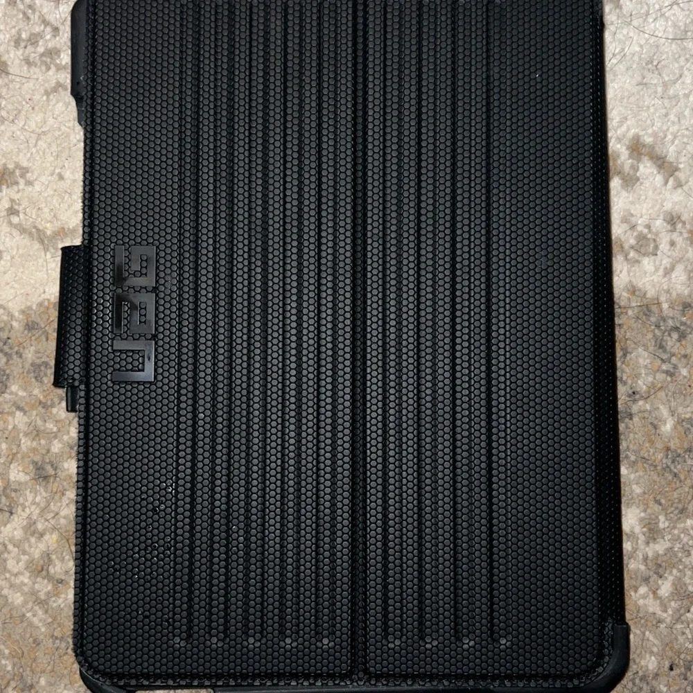 Urban Armor Gear euc ipad