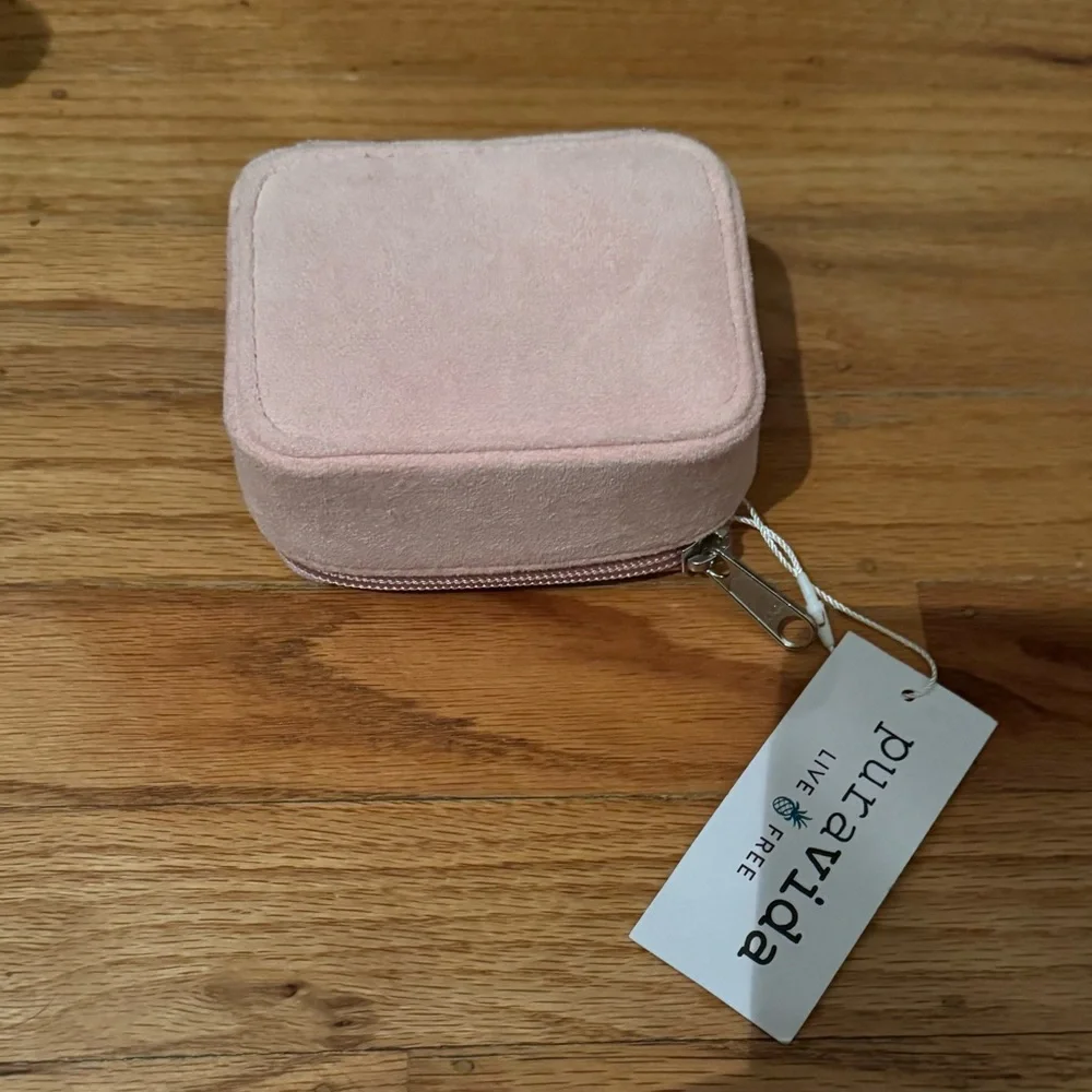 Pura Vida chic blush