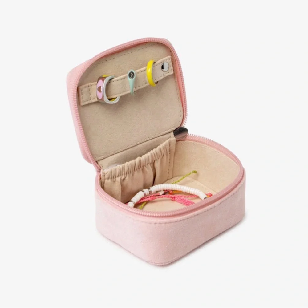Pura Vida chic blush
