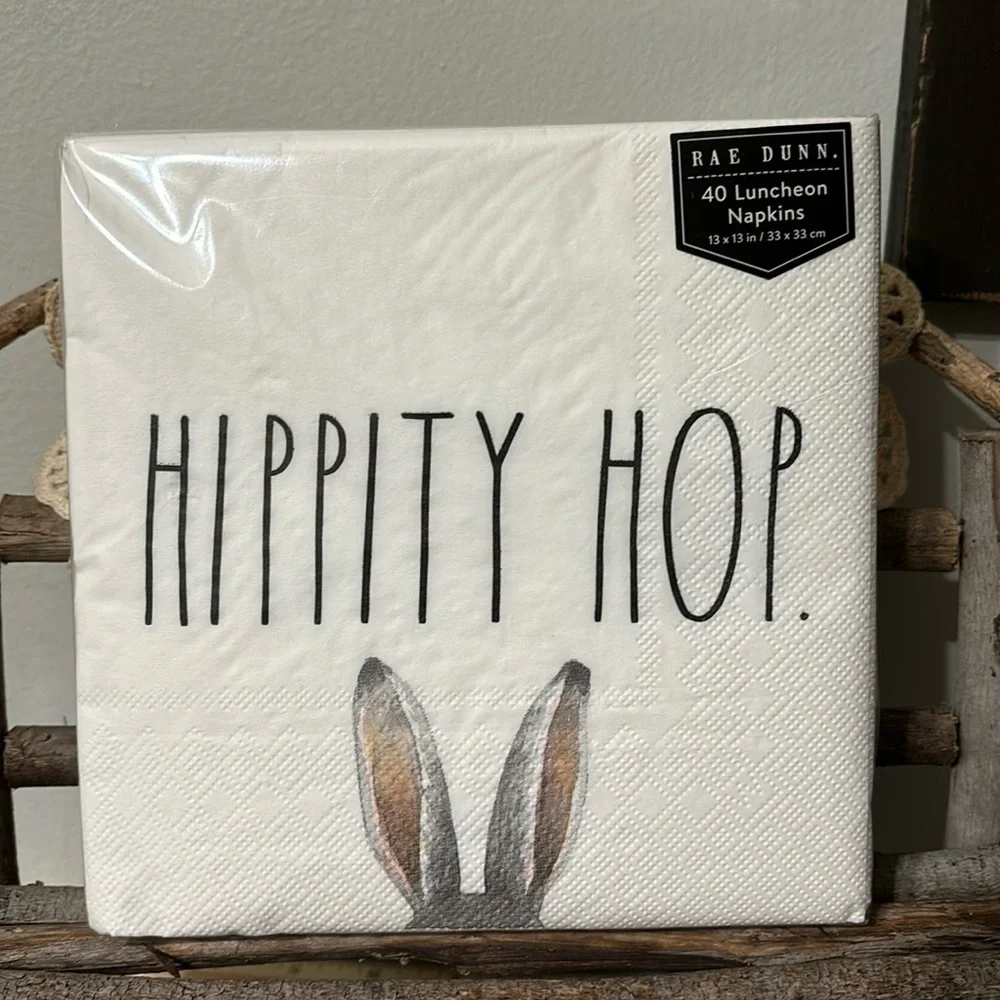 NEW IN PACKAGING! RAE DUNN HIPPITY HOP EASTER BUNNY LUNCHEON NAPKINS