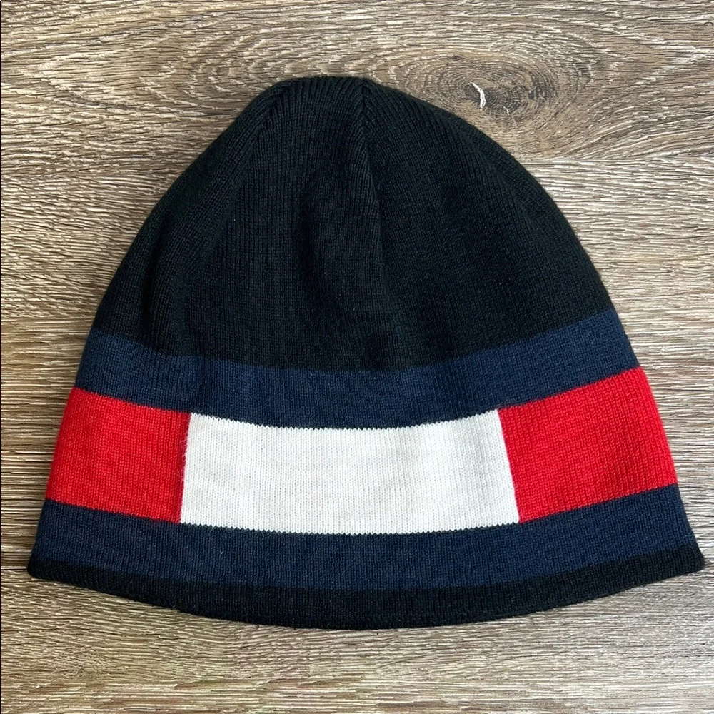 Tommy Hilfiger Reversible Knit Beanie & Scarf Set Black Red Logo Flag Hat OS