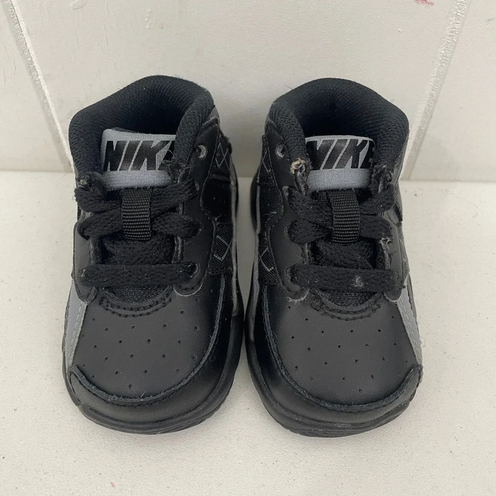 Nike these infant