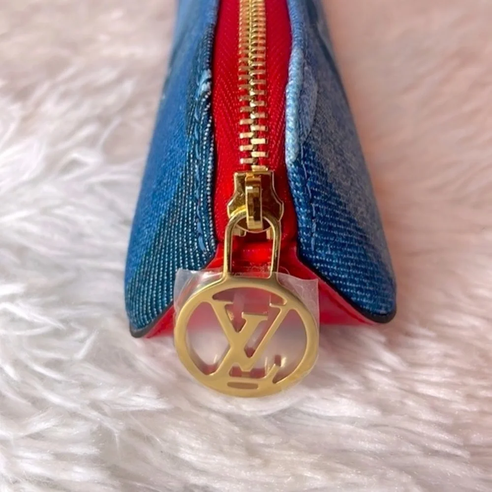Louis Vuitton full inclusion