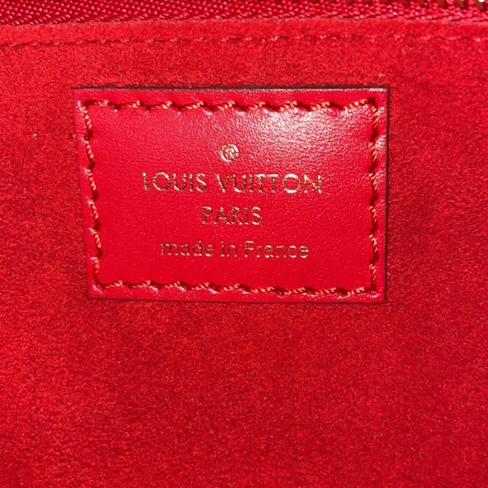 Louis Vuitton full inclusion