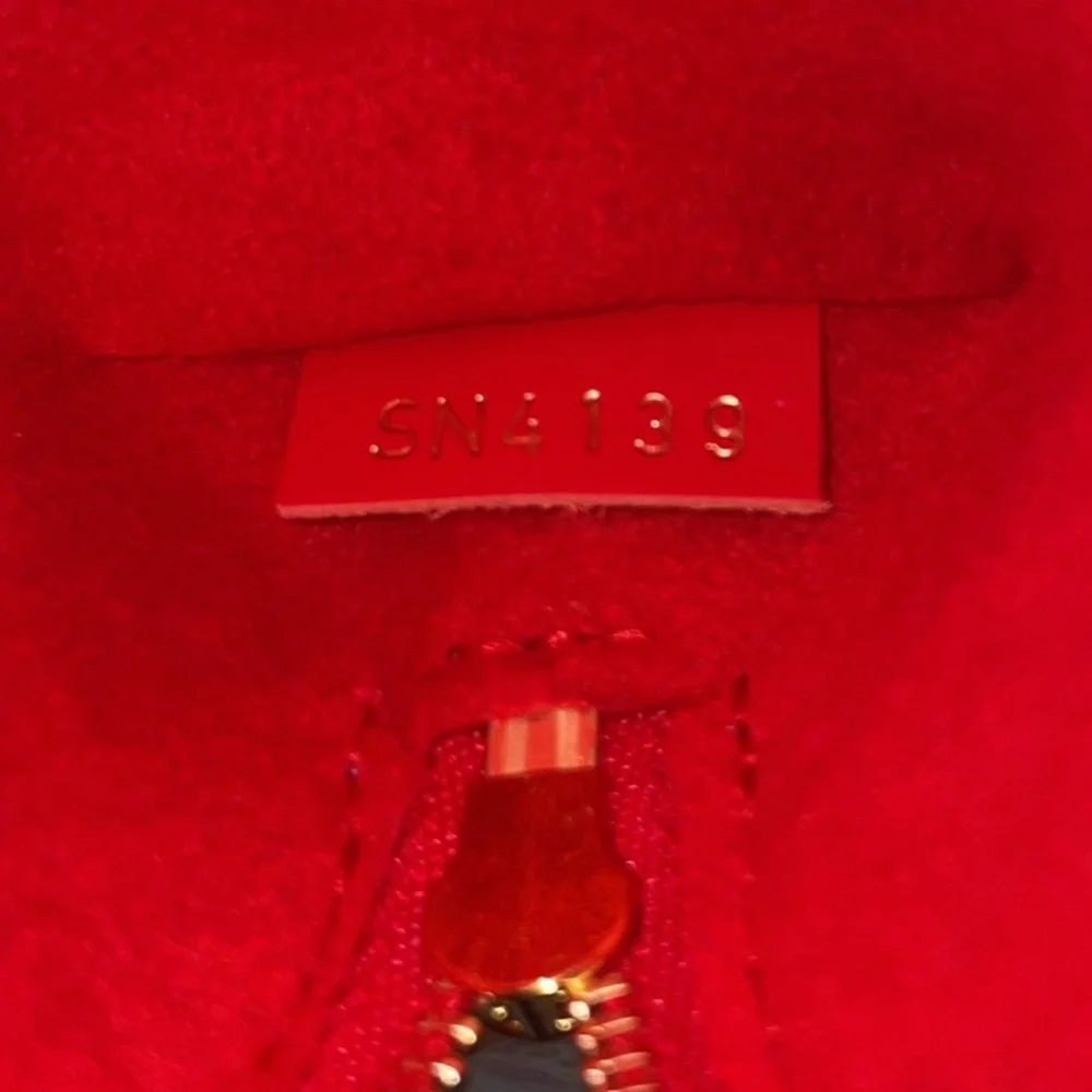 Louis Vuitton full inclusion