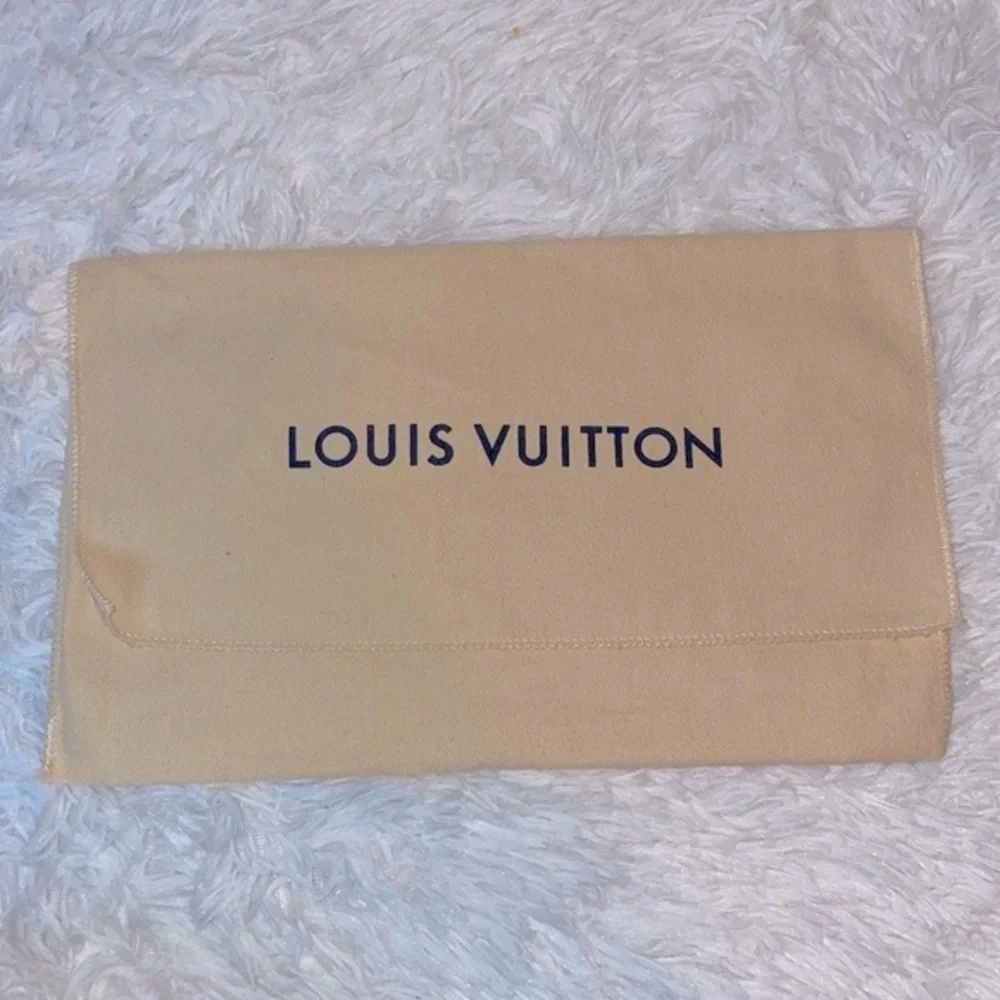 Louis Vuitton full inclusion