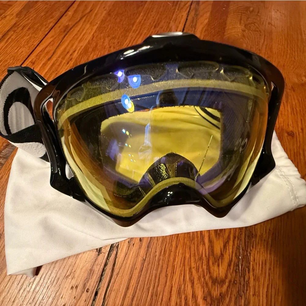 Black and Yellow Ski Goggles