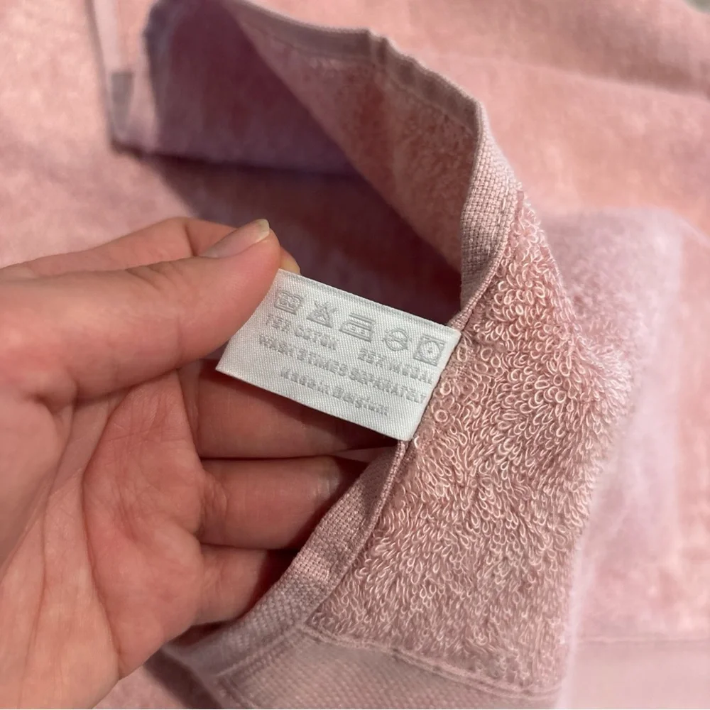 Hermes towel 21x38