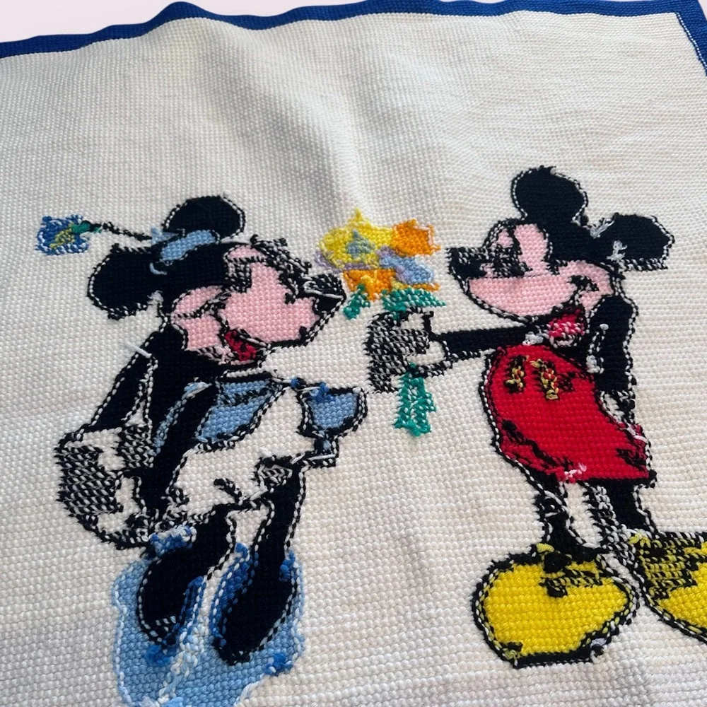 Handmade minnie knit