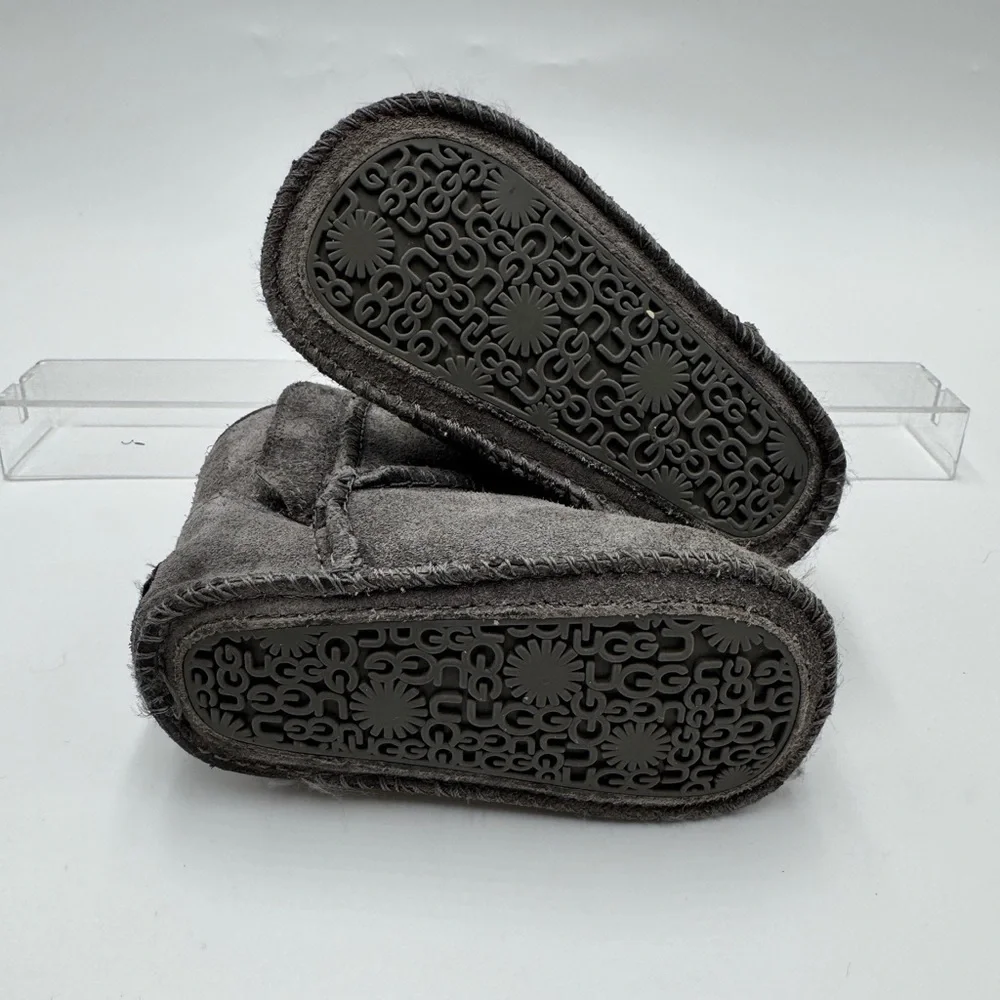 UGG Cozy Suede Gray Baby Booties Size 02/03