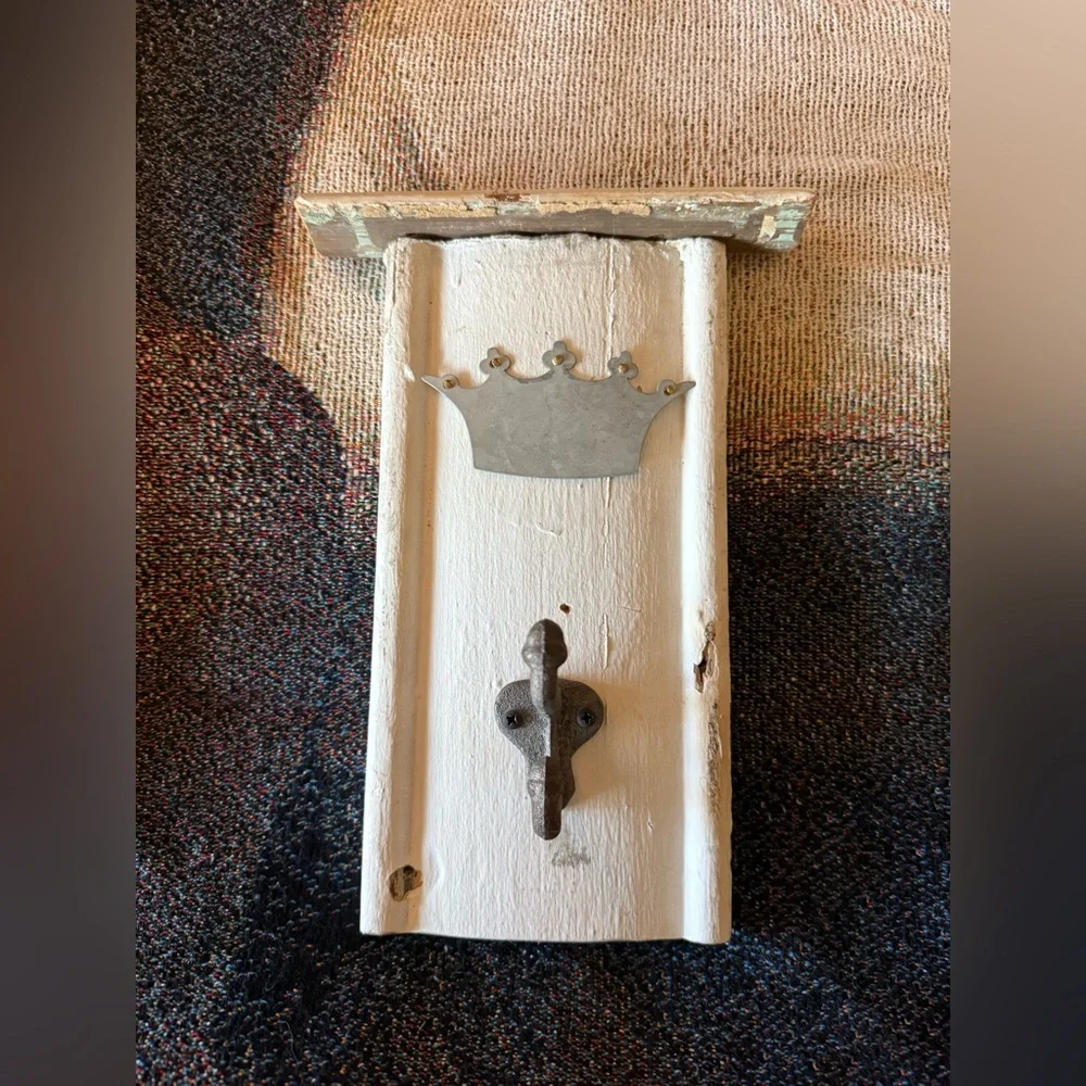 Rustic White and Gray Crown Wall Hook Decor