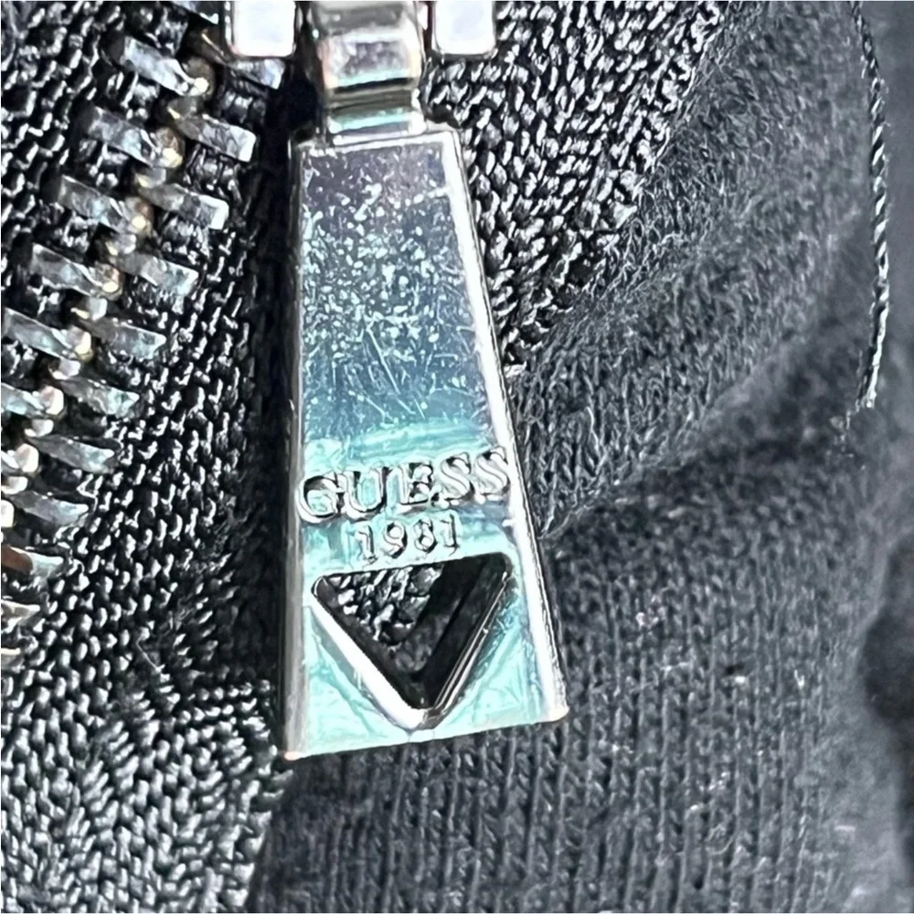 Guess asymmetrical zipper
