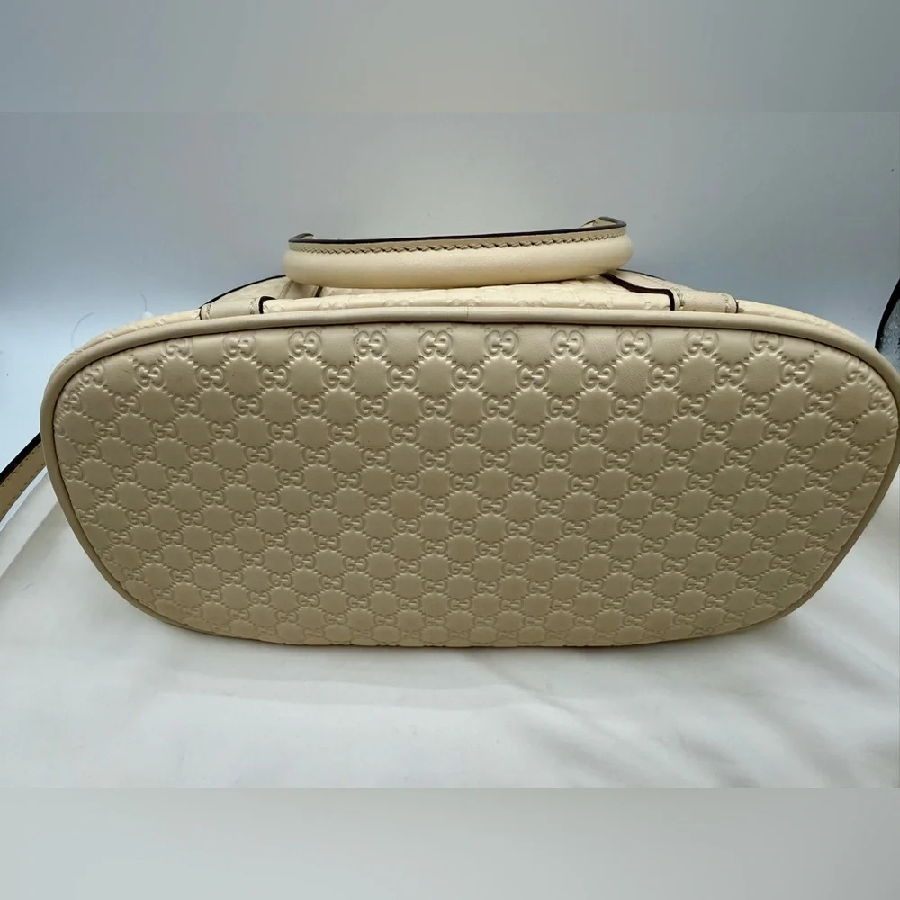 Gucci excellent gently