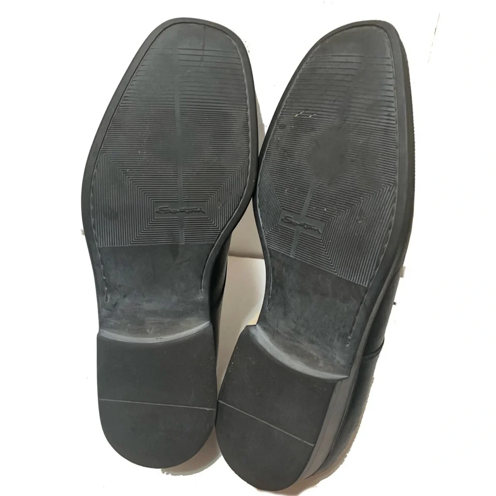 Santoni step out