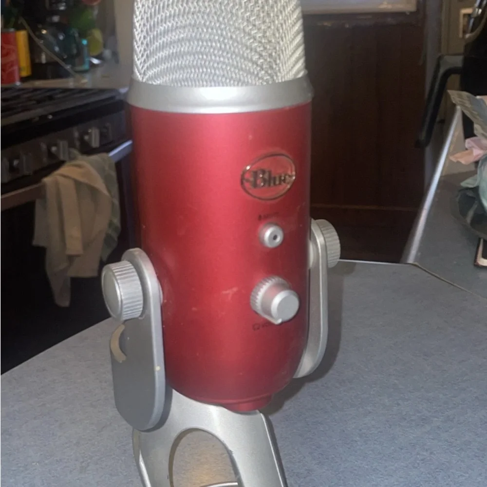 Yeti USB Microphone - Red