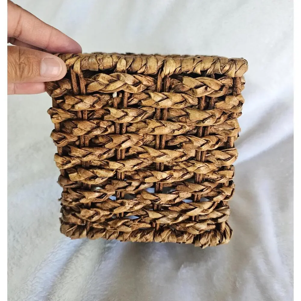N/A woven wicker