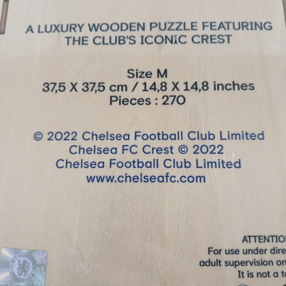 2022 Chelsea FC Iconic Crest Wooden Puzzle + Stamford Bridge Puzzle Set New