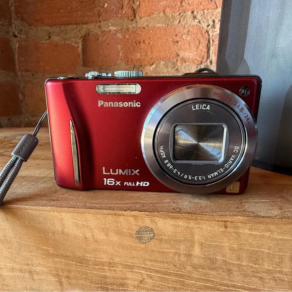 Panasonic red lumix
