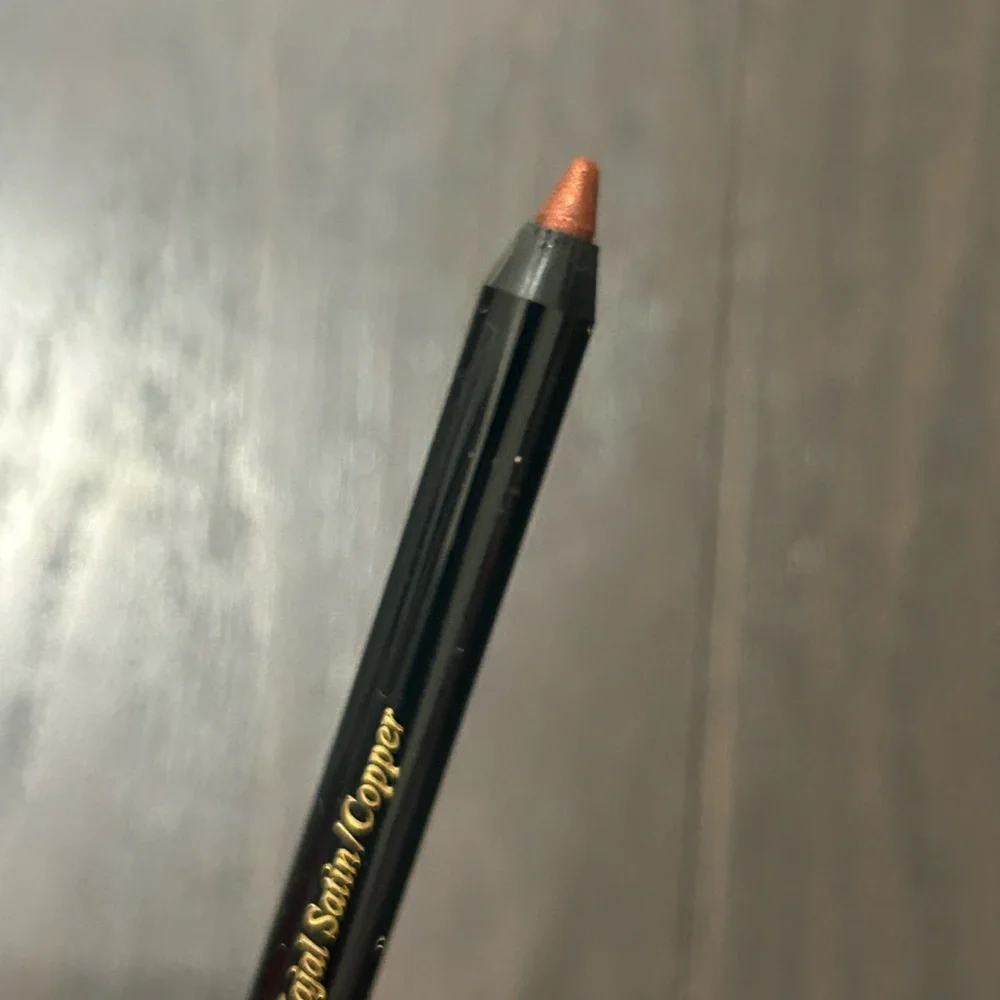 Victoria Beckham enhance your