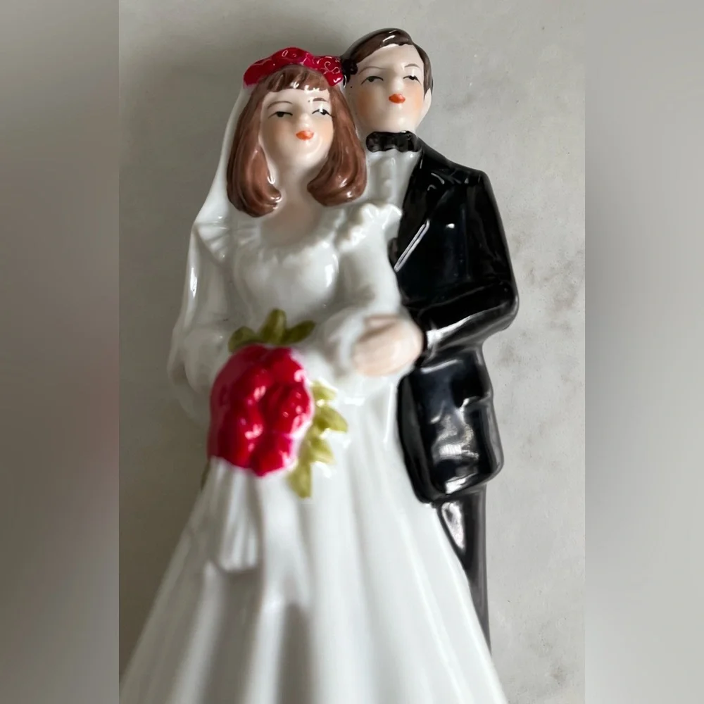 Vintage Bride and Groom Wedding Cake Topper