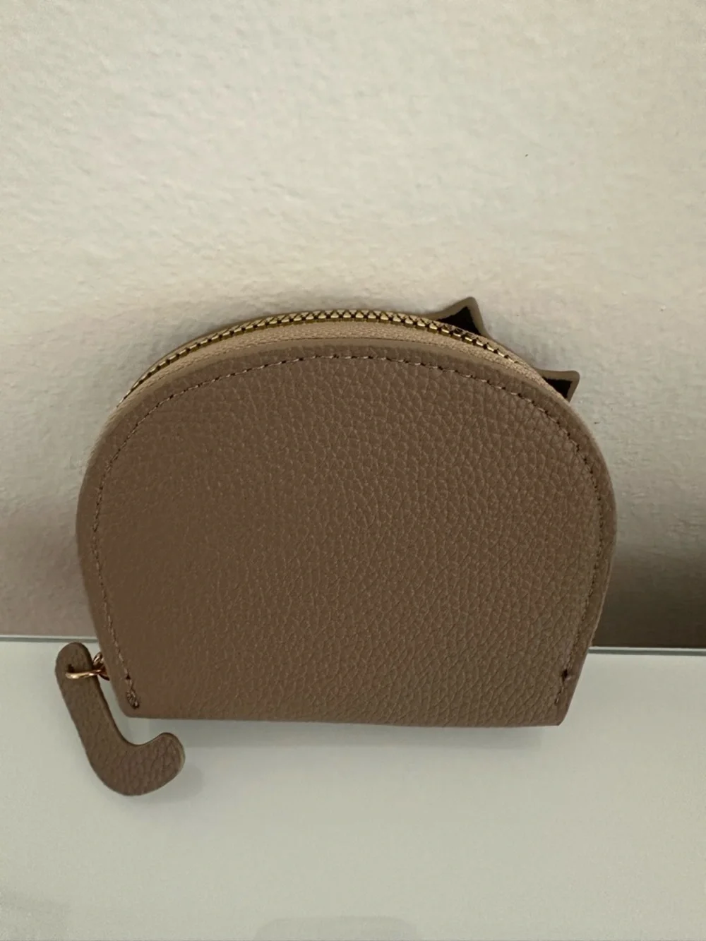 N/A cute brown