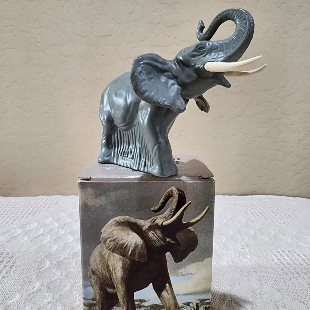 Avon vintage majestic