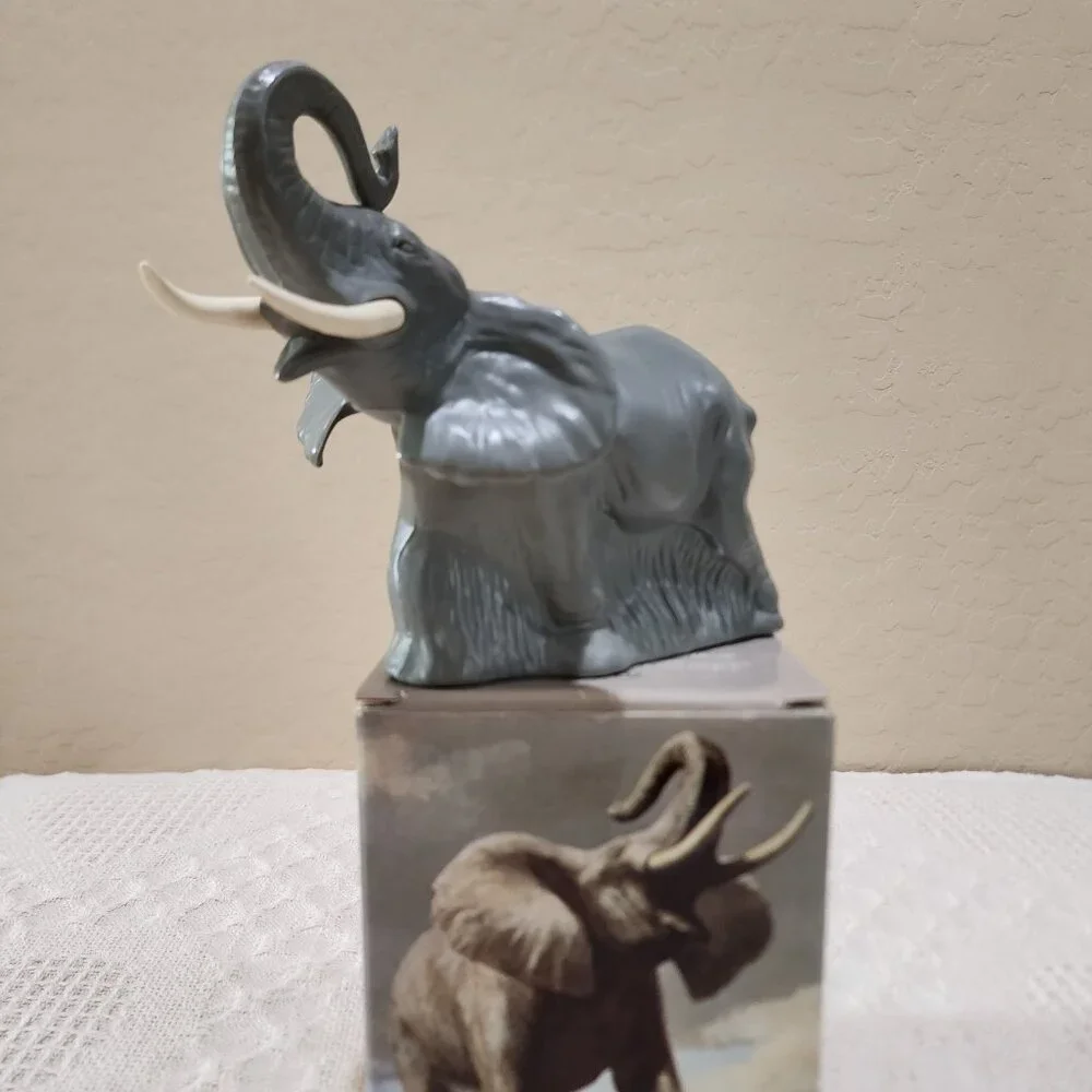 Avon vintage majestic