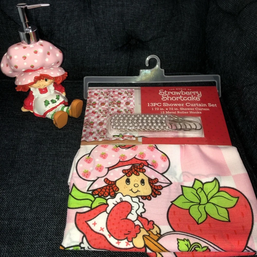 🍓 Strawberry Shortcake Pink Shower Curtain Set 🍓 shower curtain & soap dispenser