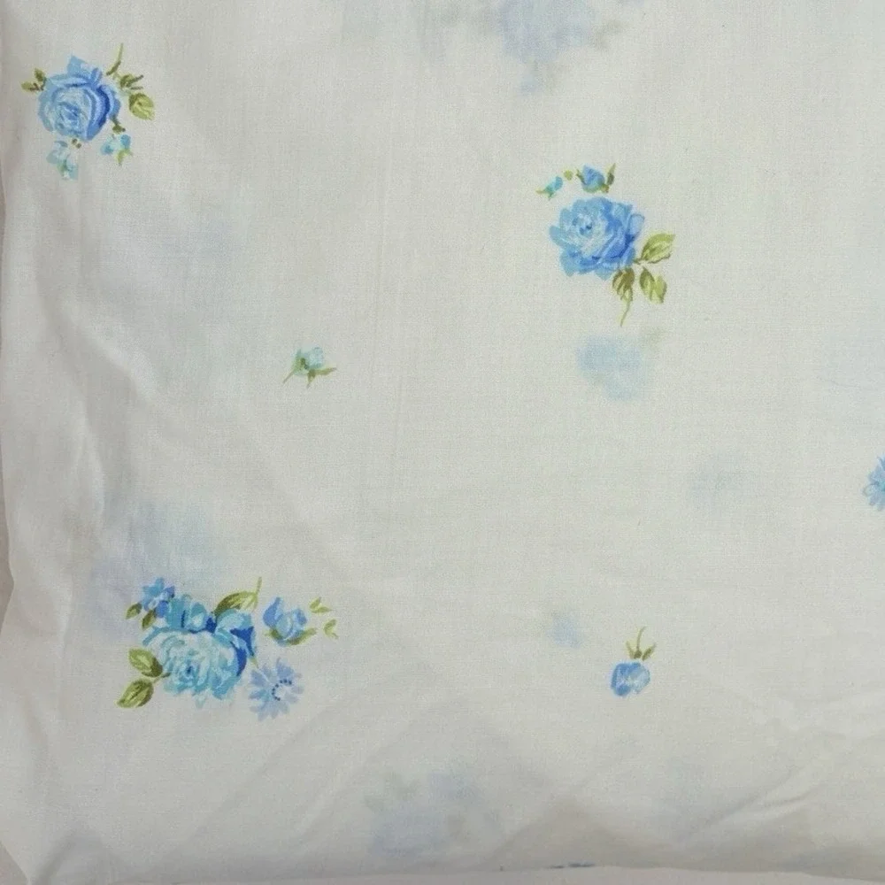 Vtg. The Treasury Blue White Floral Fitted Vtg Sheet Double 72x84 Cottage Flower