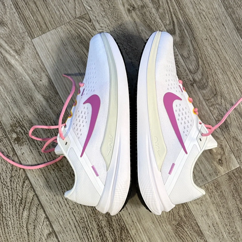 Nike stylish athletic