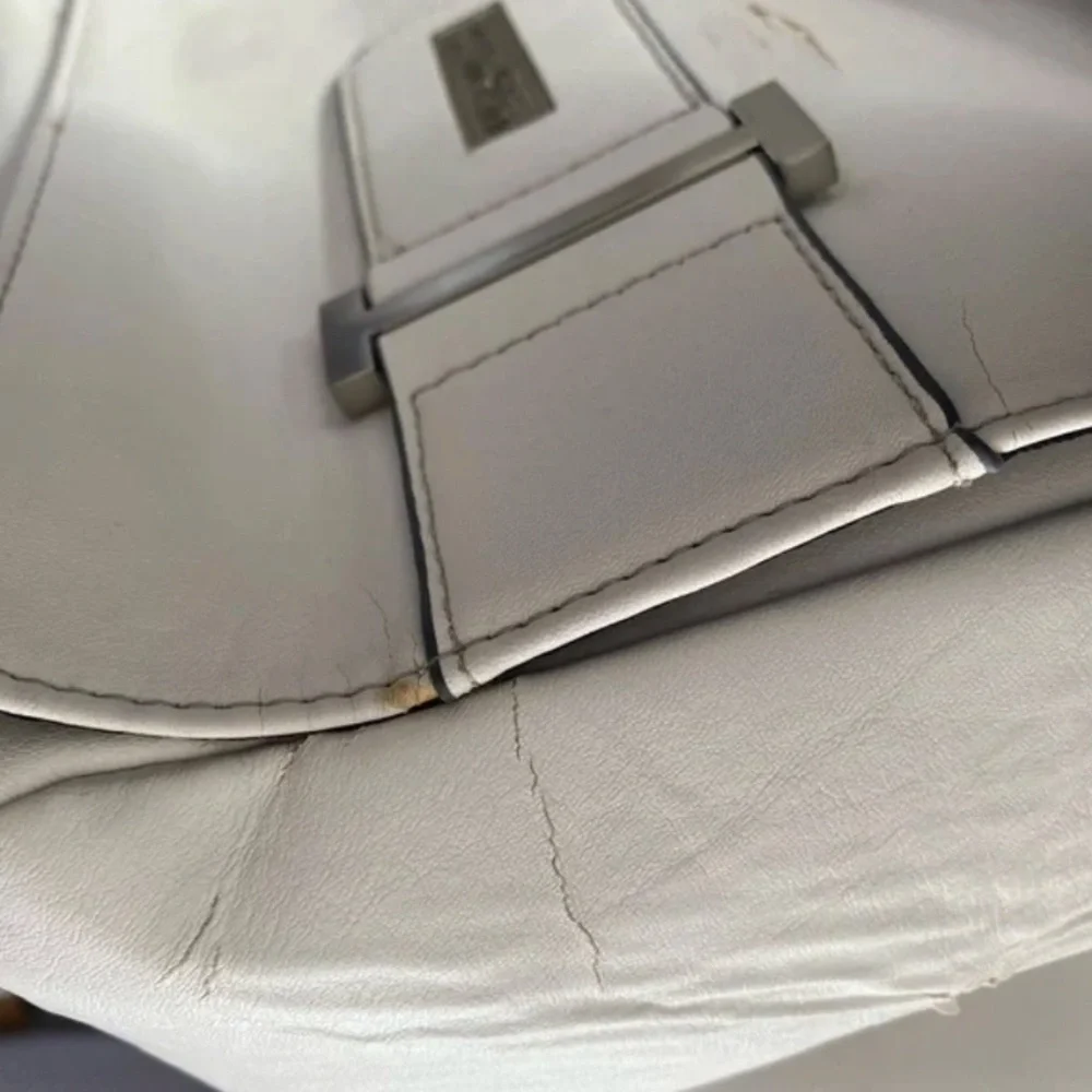 Calvin Klein design messenger