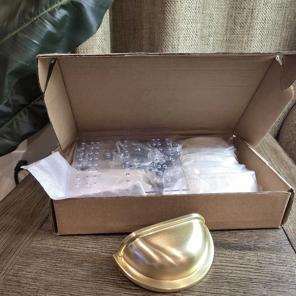 N/A stylish gold