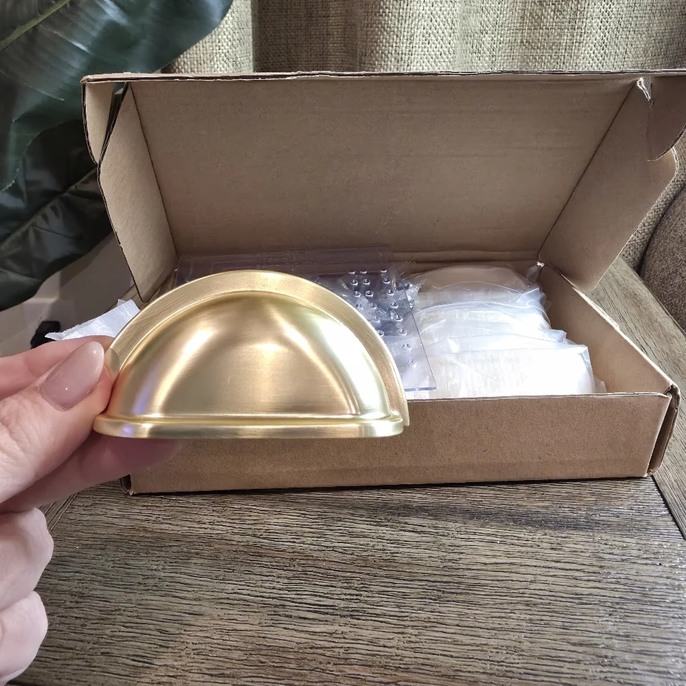N/A stylish gold