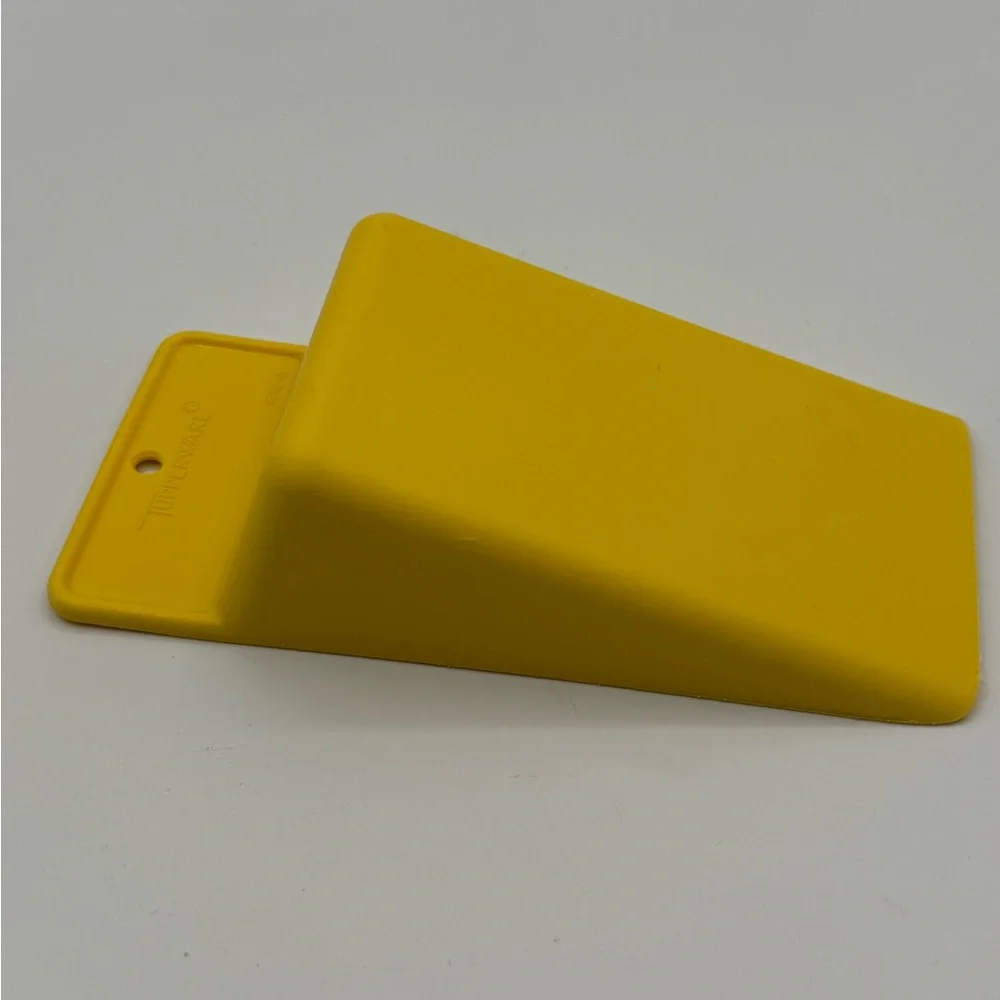 Vintage Tupperware Yellow Scoop Measuring Utility Scoop Hanging Handle Retro