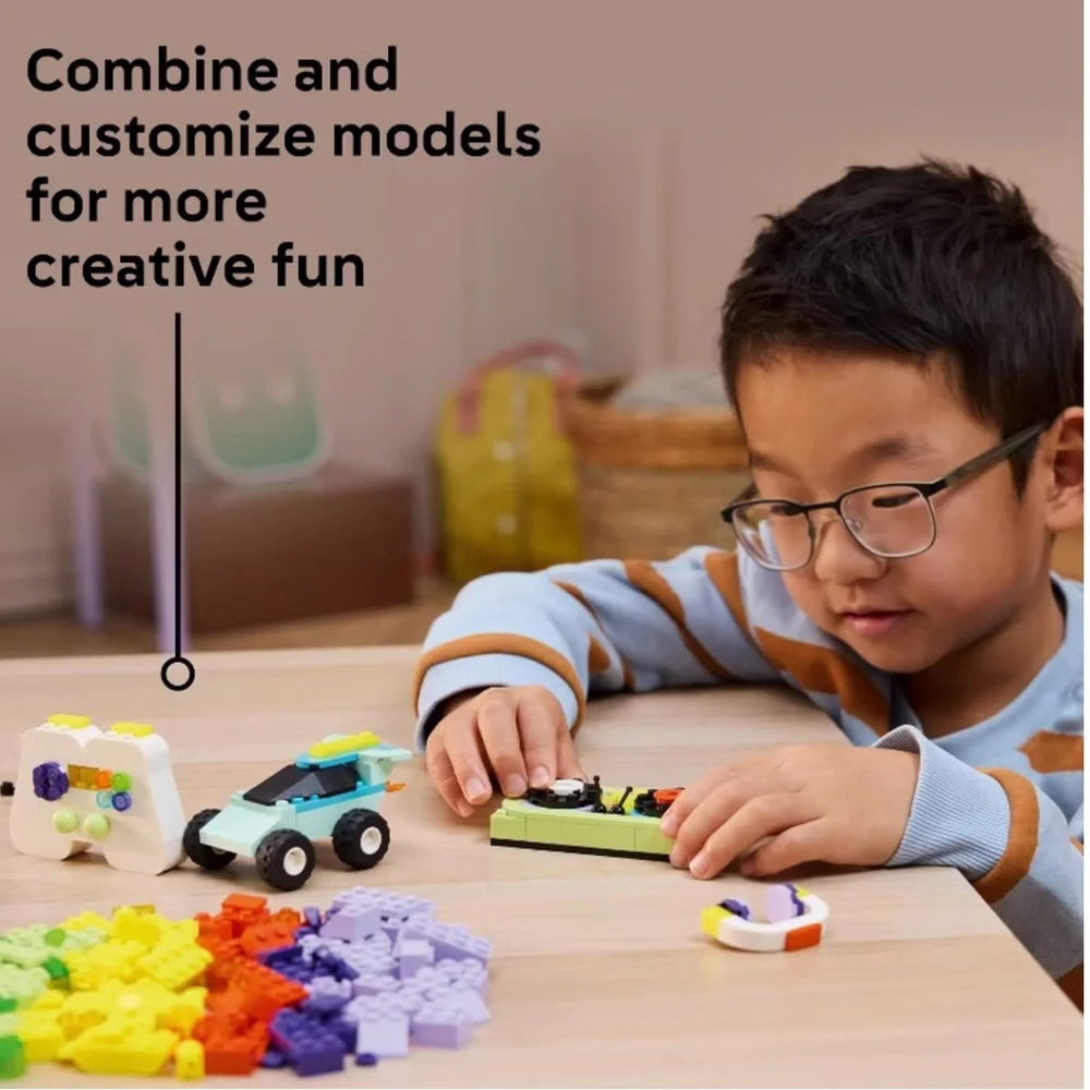 LEGO Classic Creative Set - Blue, Green, Yellow, Purple