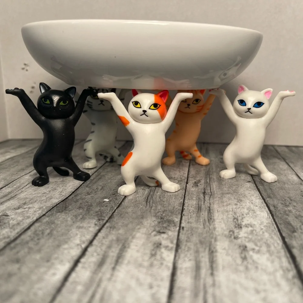 N/A figurines figures