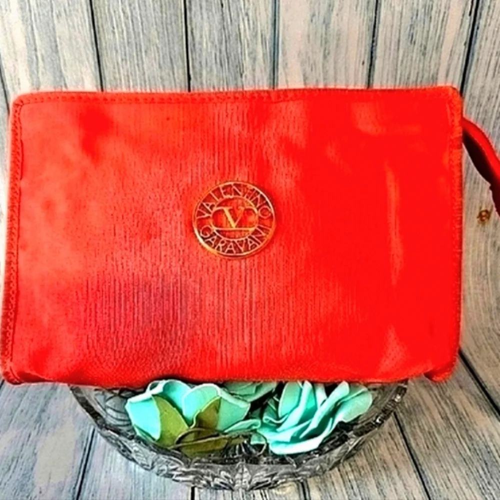 🔥Valentino Garavani Clutch/Zippered Vintage Canvas Coral Red Bag🔥