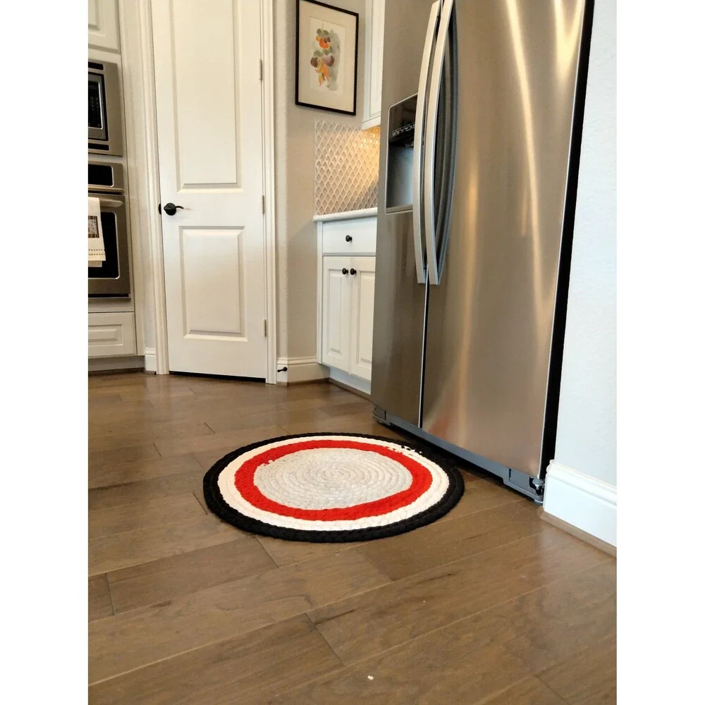 Bullseye Braided Rug Round 32-inch Black White Red Gray