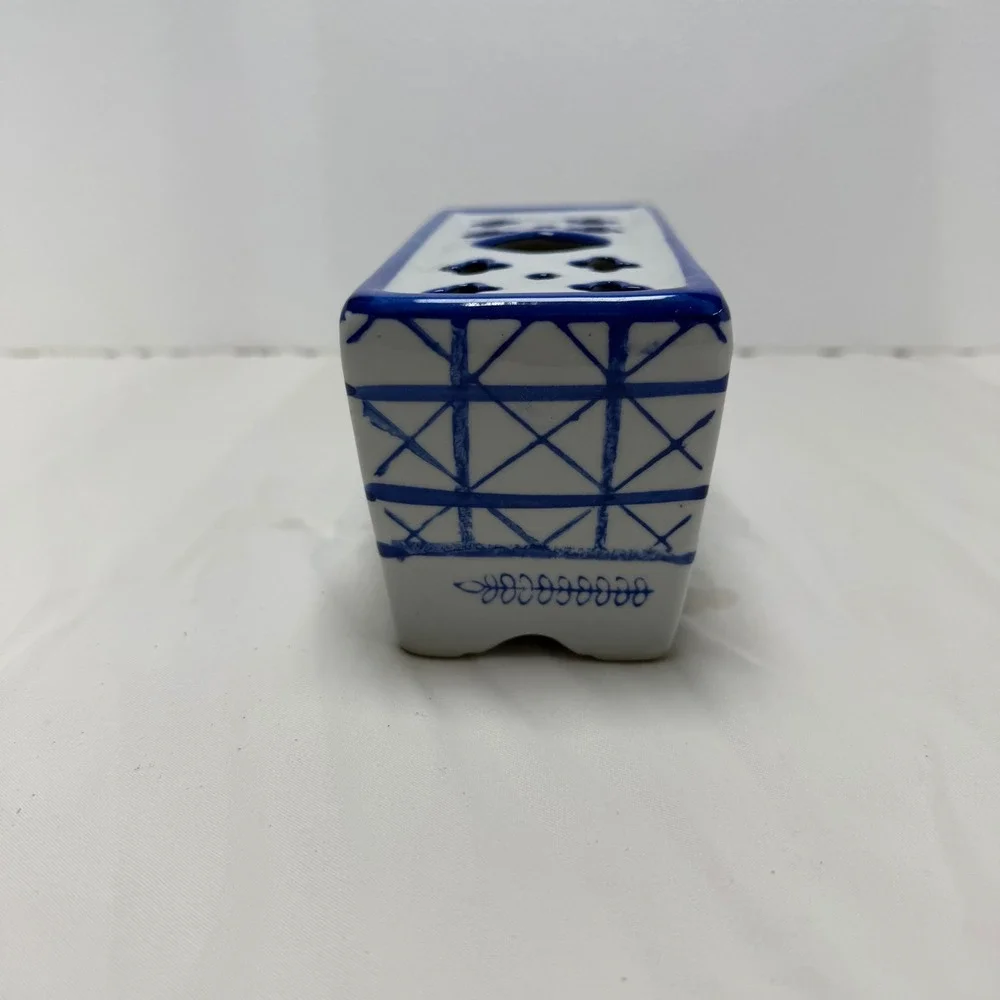 Unbranded blue white